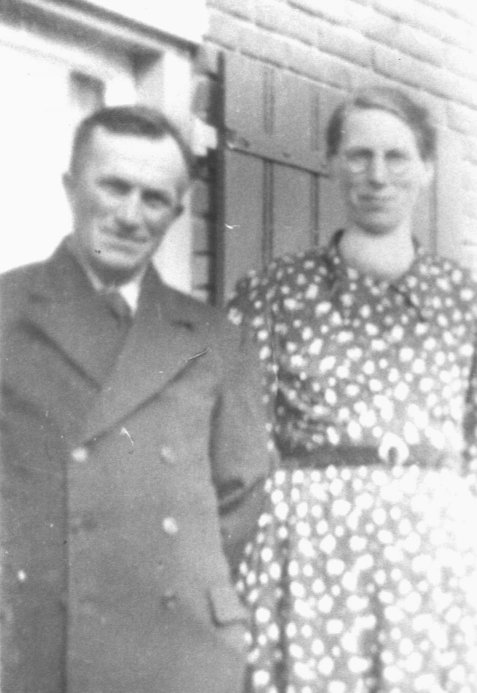 AGvOenAPaans.JPG (51809 bytes)