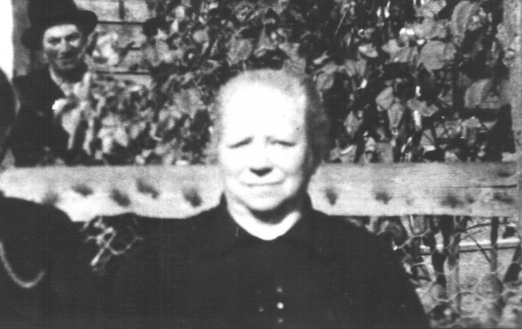 leentjevOPaans.JPG (57799 bytes)